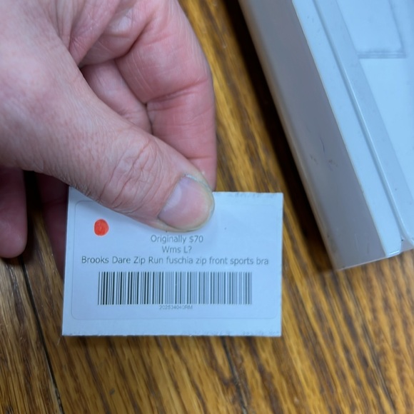 BROOKS | Dare Zip front zip fuchsia high impact sports bra - Picture 4 of 4